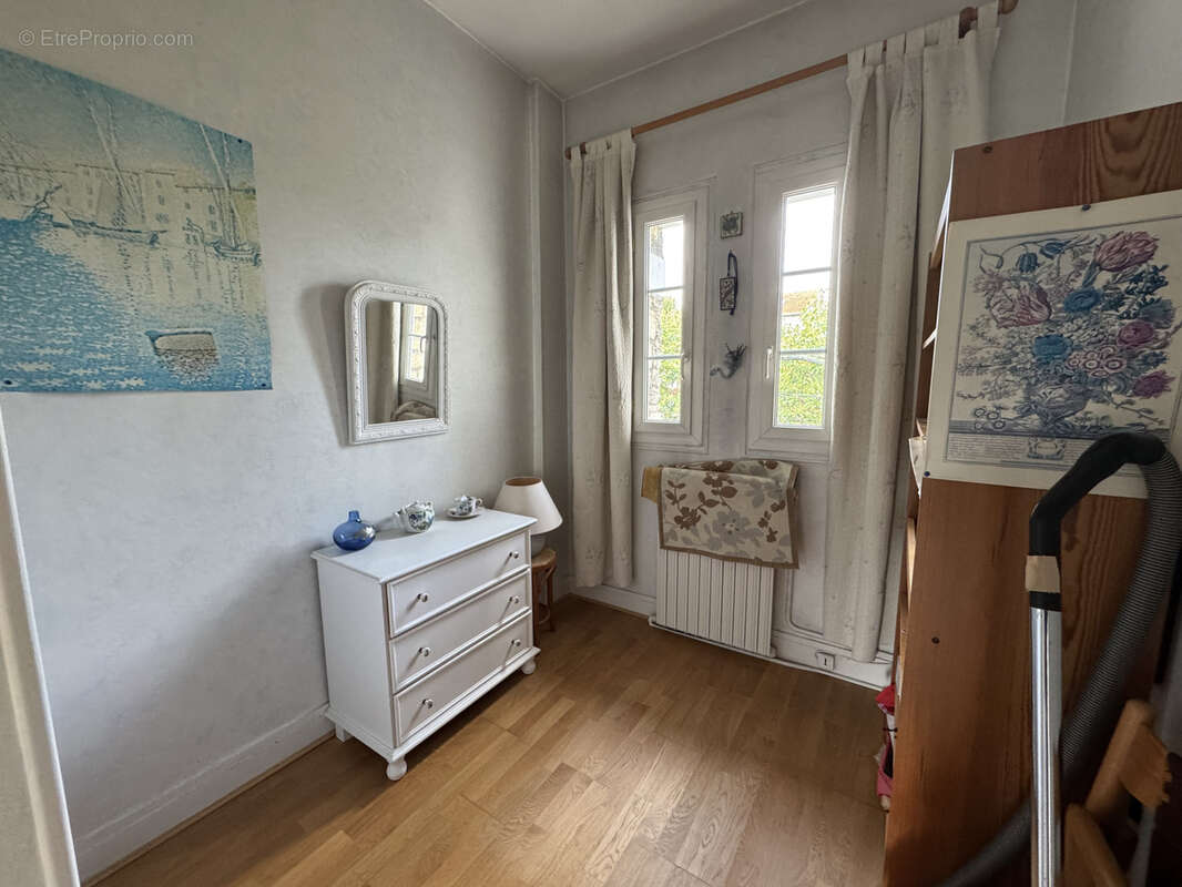 Maison à SAINT-MAUR-DES-FOSSES