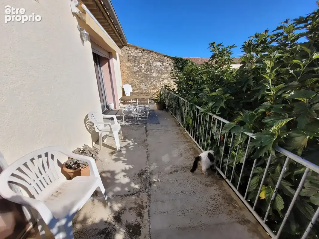 FLEURY D'AUDE Belle Vigneronne sh 200 m2 avec jardin et garage, idéalement située dans un quartier calme. - photo 2