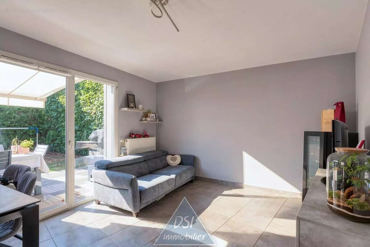 Appartement t3 avec jardin privatif à tramoyes - photo 6