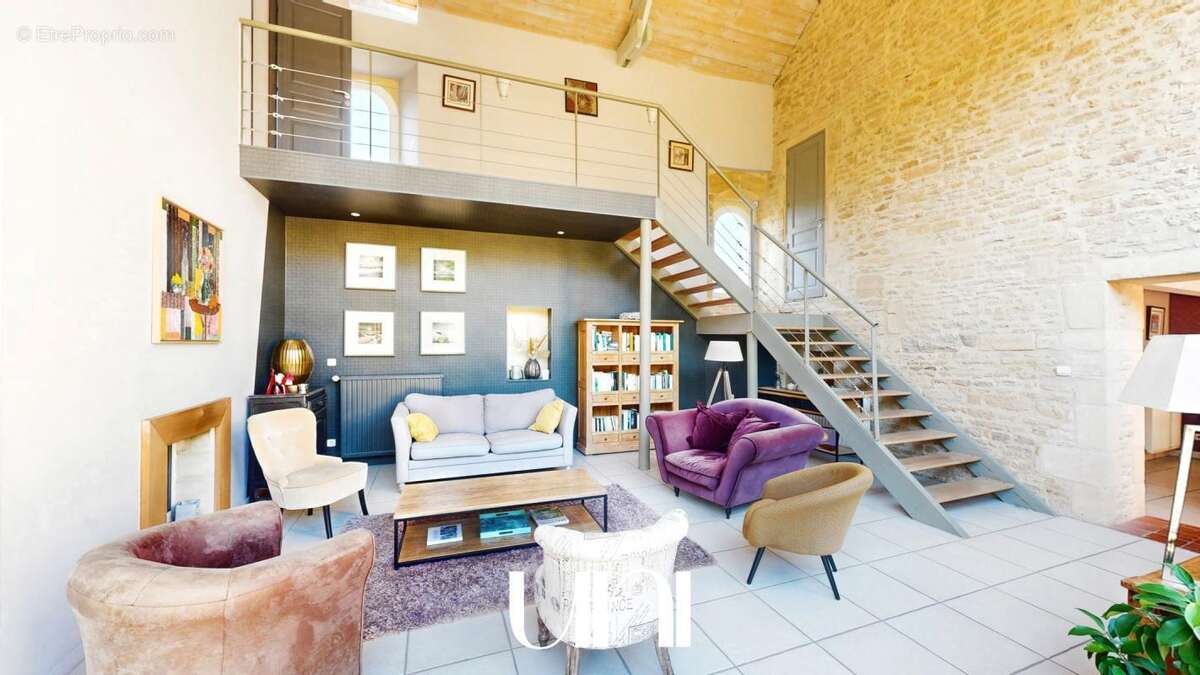 Maison à FONTAINE-HENRY