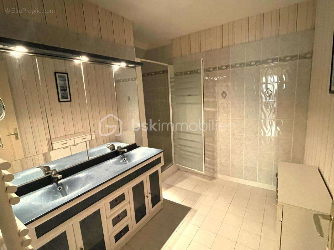 Maison familiale 5 chambres de 185m², sur terrain de 2048m² - photo 11