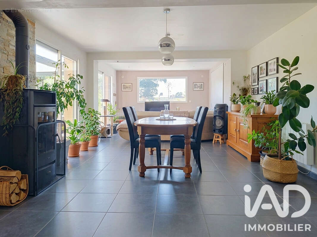 Maison 117 m² à Saint-Carreuc  - photo 7