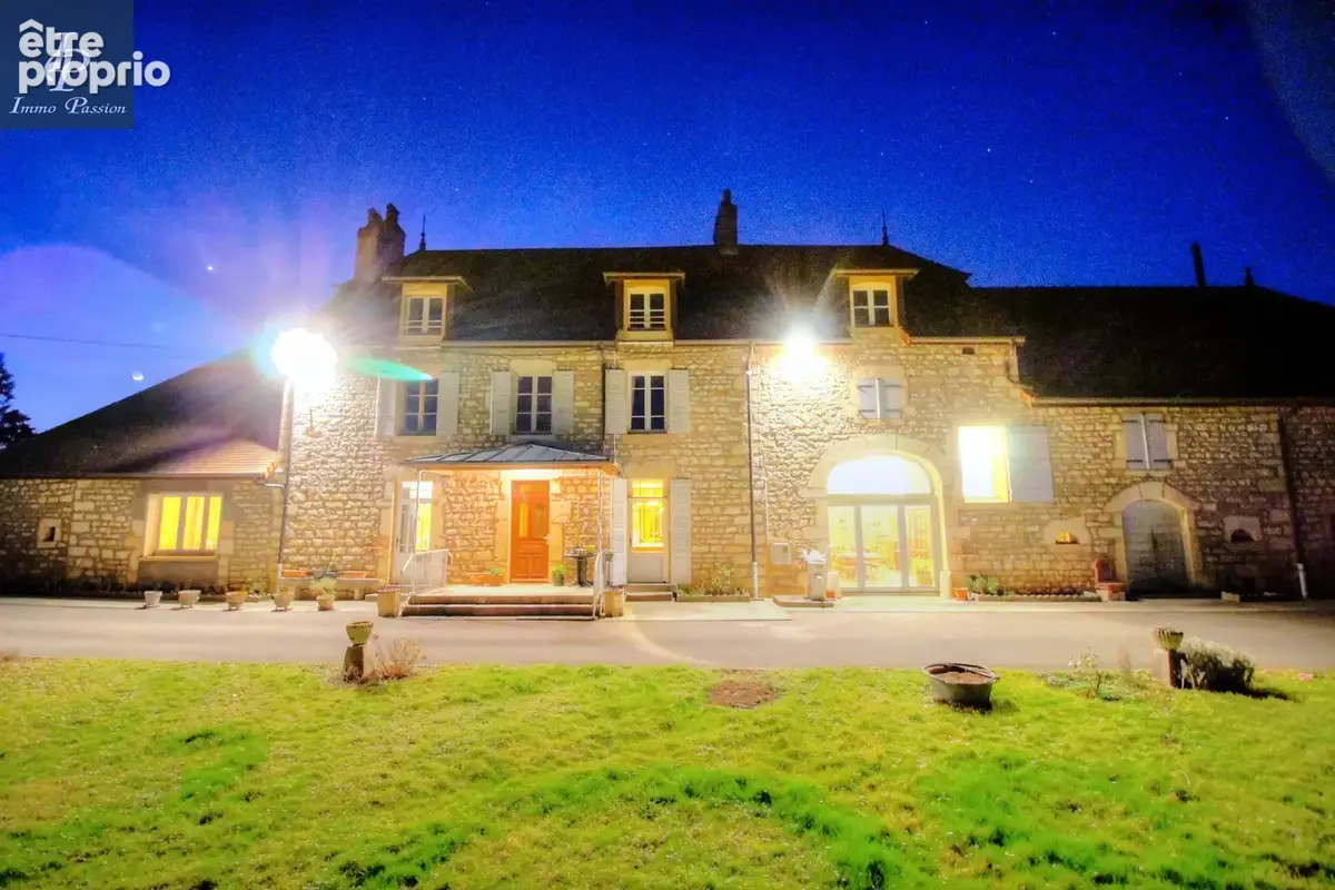 A VENDRE Proche COUSANCE : Magnifique Propriété 11 pièces 350 m2 - photo 24