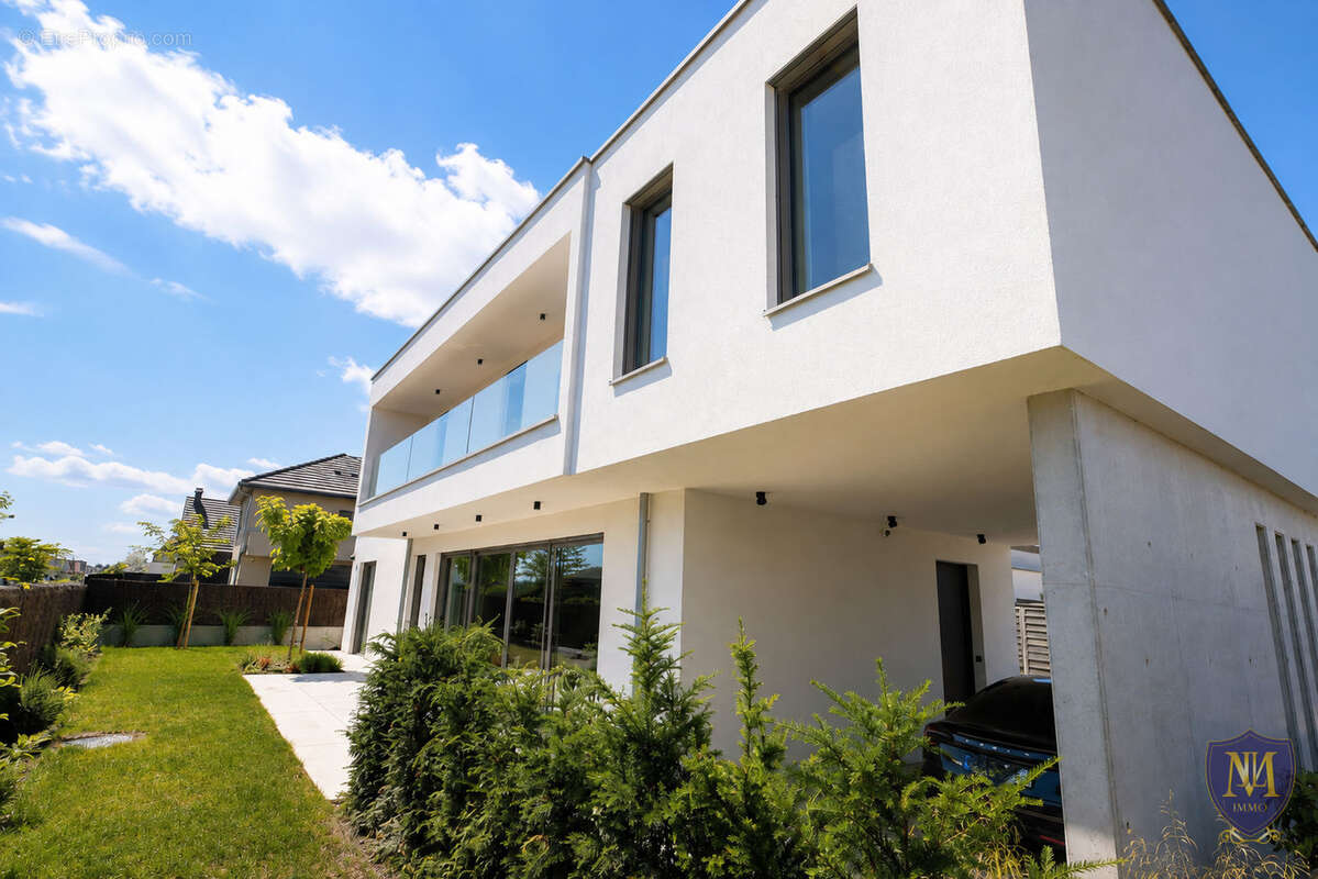 Wittenheim au calme villa contemporaine de 177 m2 aux prestations haut de gamme sur 4,65 ares - photo 11