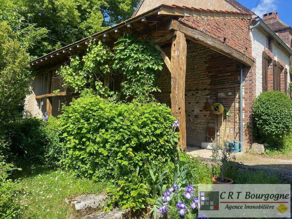 Maison à SAINT-MAURICE-LE-VIEIL