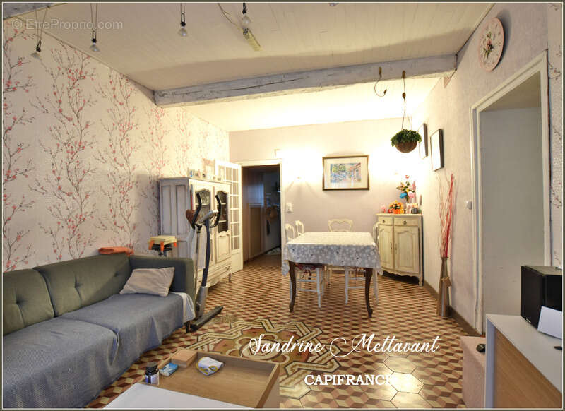 Maison à SAINT-THIBERY