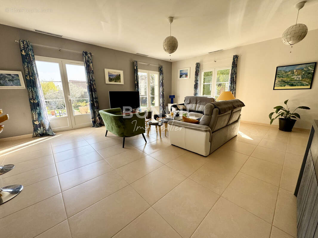 Maison à LA MOTTE-D'AIGUES