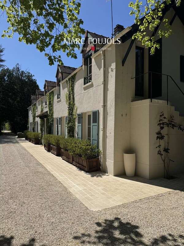 Maison à LE PERRAY-EN-YVELINES