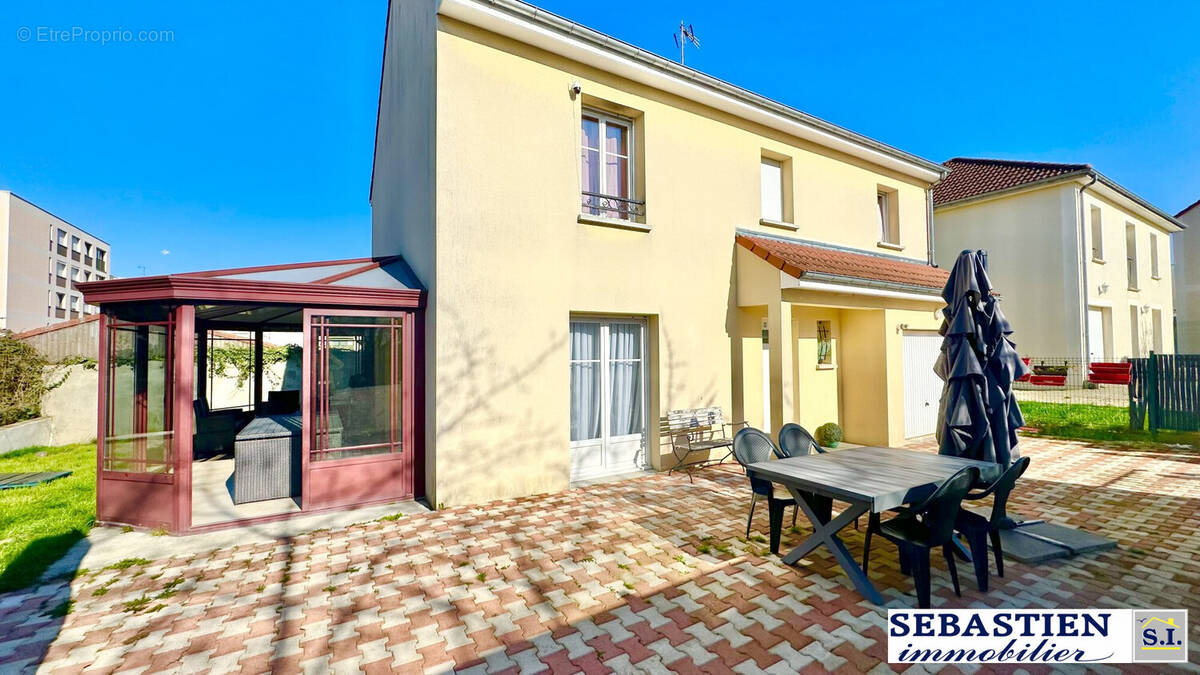 Façade principale - Maison à TROYES