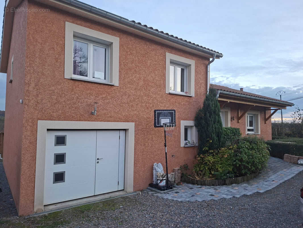 Maison à SAINT-DENIS-DE-CABANNE