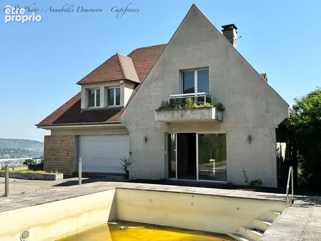 ROYAT - Grande maison familiale à rénover avec vue panoramique, terrain rare, piscine - photo 49