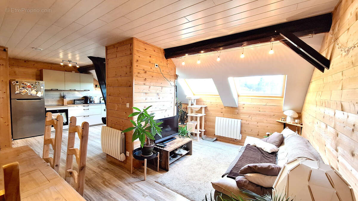 Appartement à REMORAY-BOUJEONS