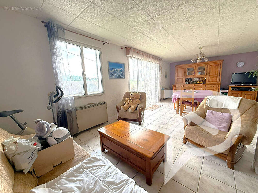 Maison à SAINT-AUBIN-SOUS-ERQUERY