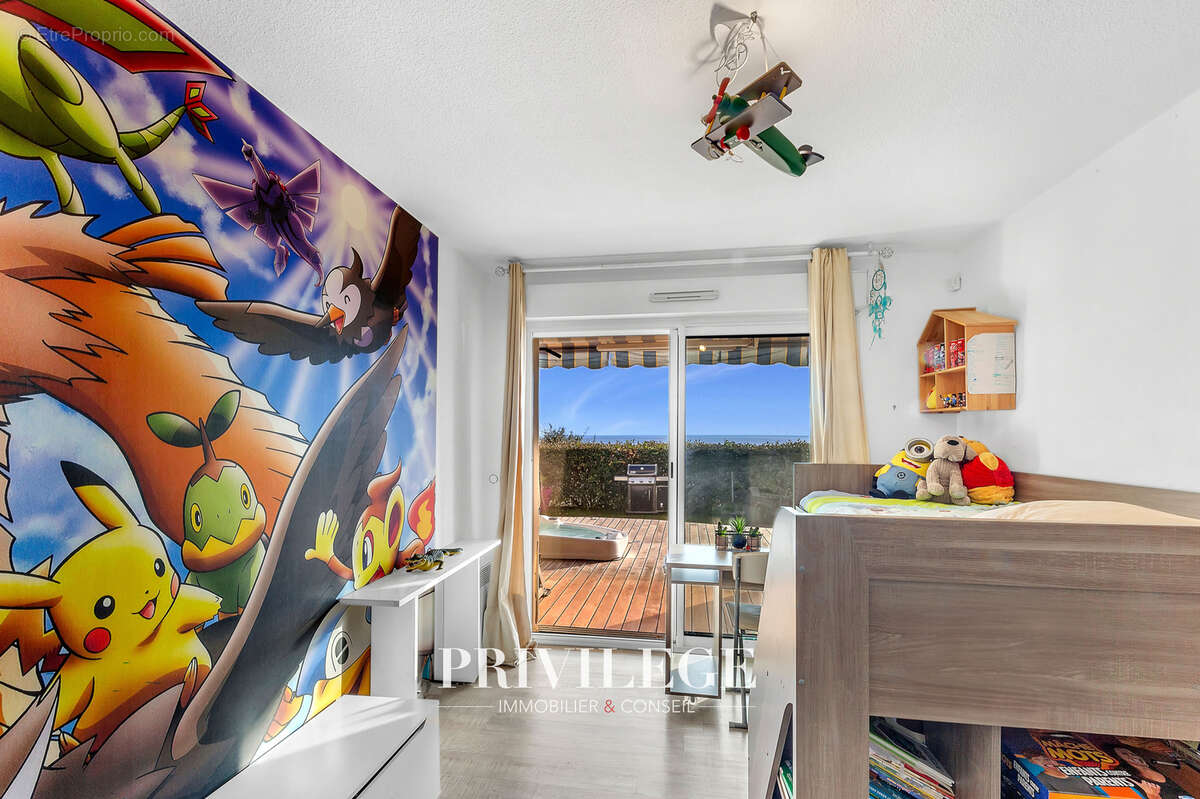 Appartement à SAINT-LAURENT-DU-VAR