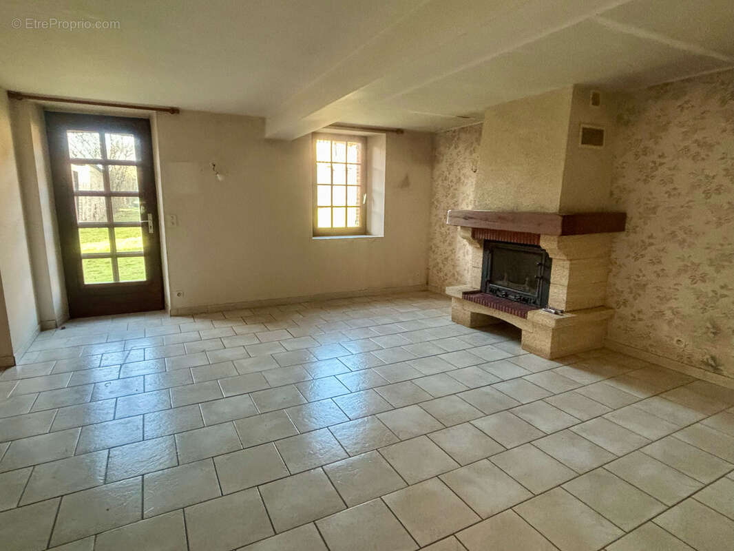 Maison à SAINT-ELIPH