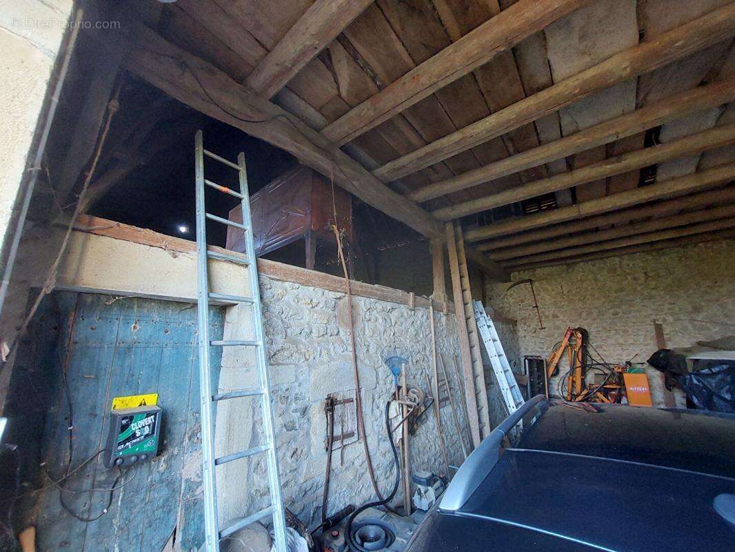 Maison à SAINT-LAURENT-EN-BRIONNAIS