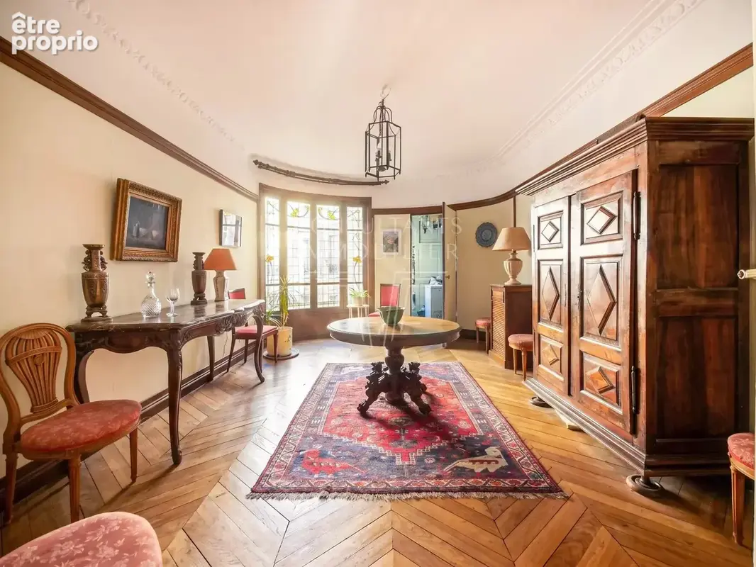 Square lamartine. appartement en étage élevé superbe ancien - photo 7