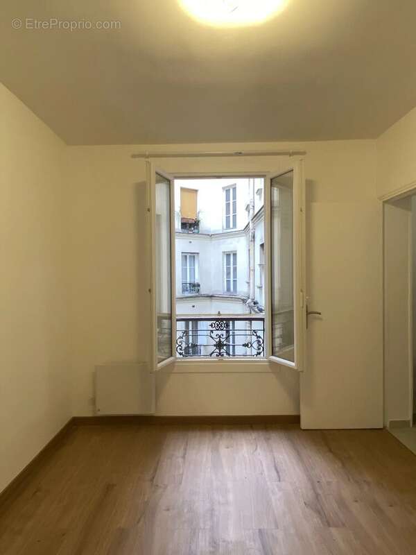 Appartement à PARIS-10E
