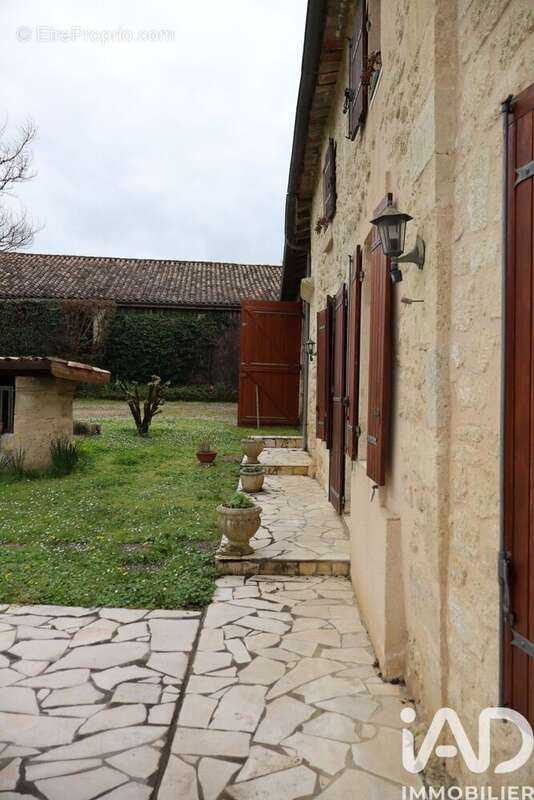 Maison 150 m² à Naujan-Et-Postiac  - photo 4