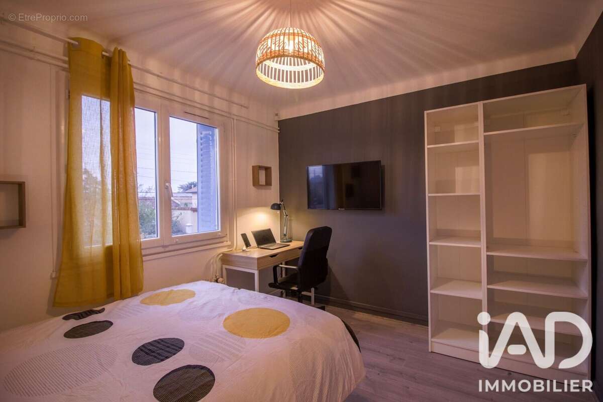 Appartement 77 m² à Oullins  - photo 6