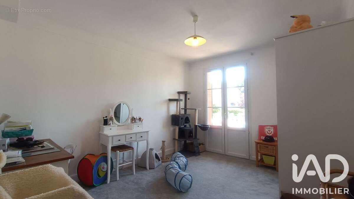 Appartement 80 m² à Auxerre  - photo 4