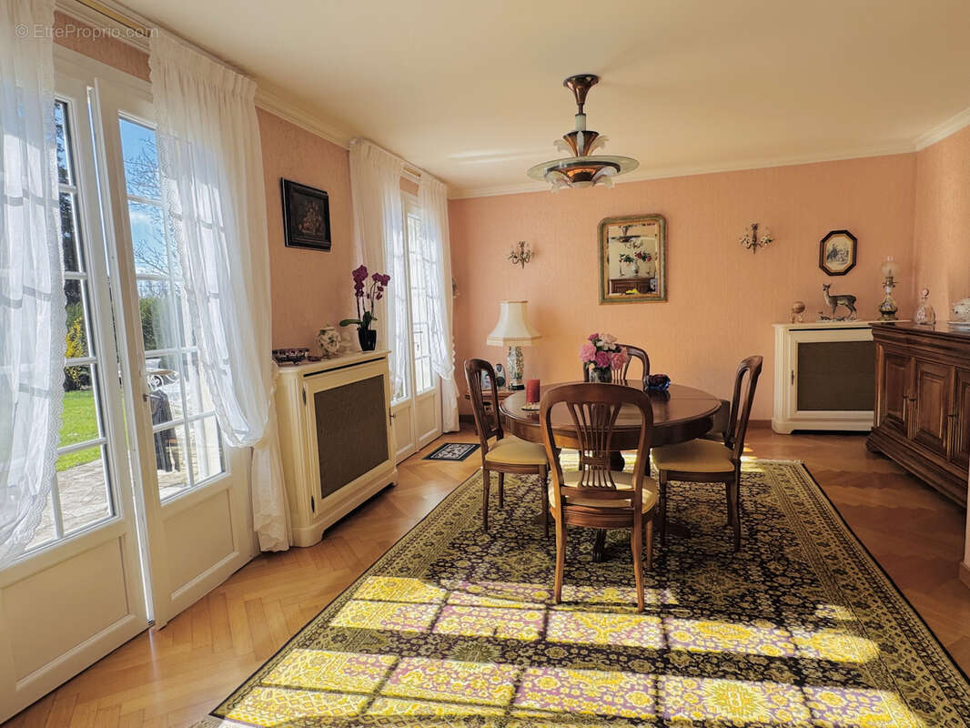 Maison à FERRIERES-EN-GATINAIS