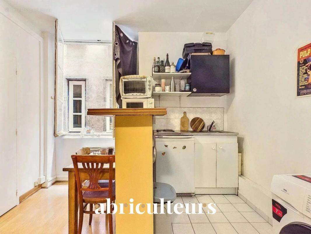 Appartement lumineux de 27 m² à rénover, emplacement d’exception entre Terreaux et Saint-Nizier – Investissement idéal - photo 2