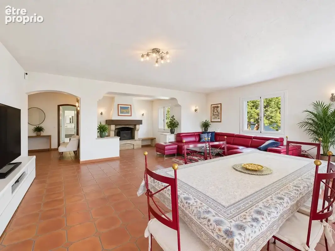 Antibes – saint-maymes  villa 349 m² – piscine – 3 logements - photo 6