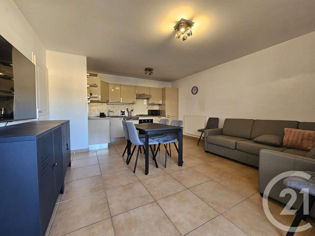 Appartement à SIX-FOURS-LES-PLAGES