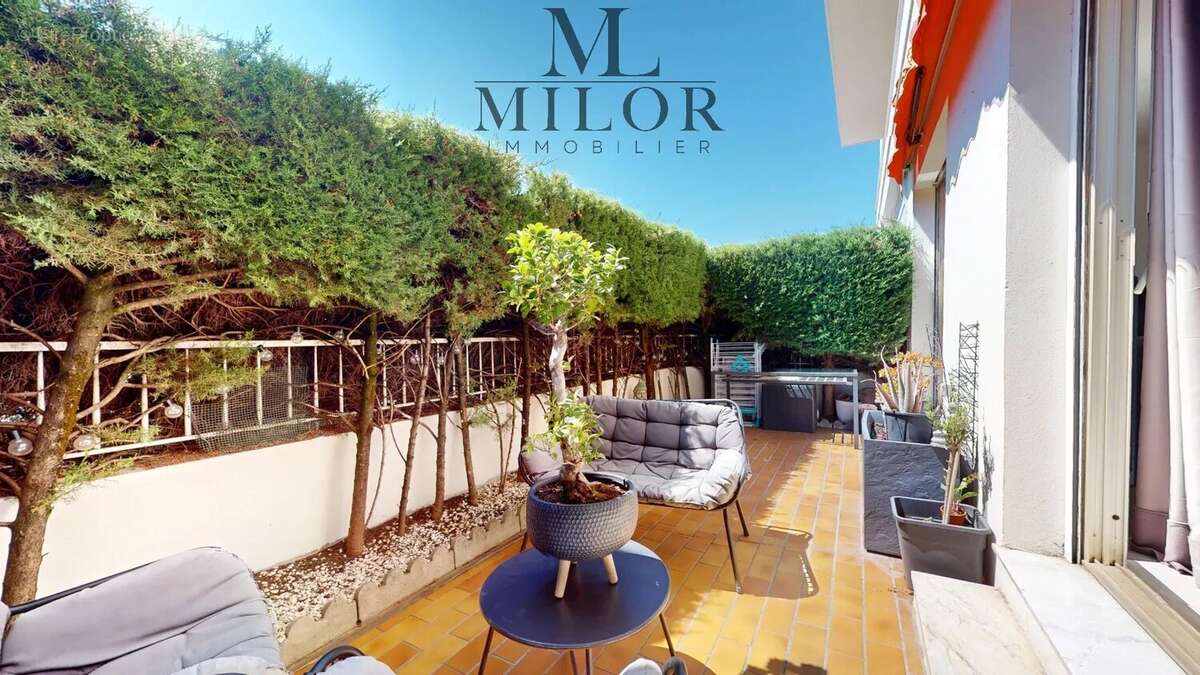 3 pieces - 2 terrasses - parking - parfait etat - photo 7