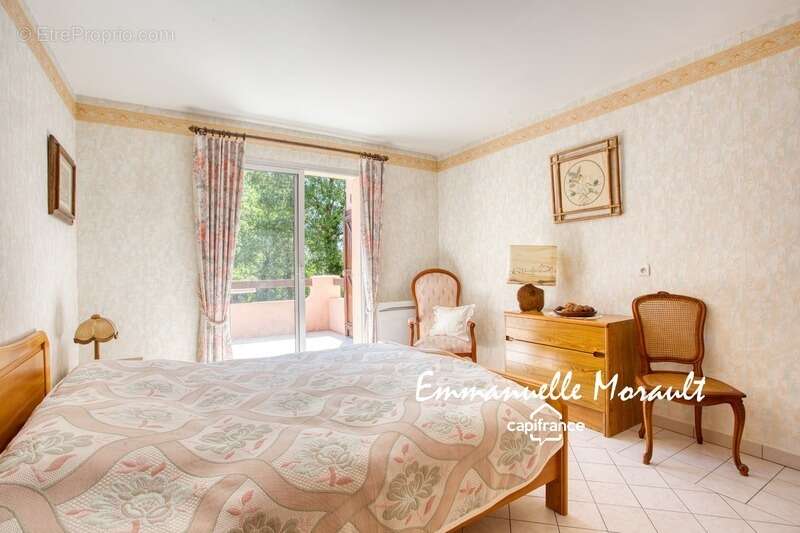 Maison à BAGNOLS-EN-FORET