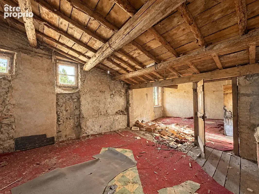 Maison 90m2,  entièrement à rénover  avec extérieur - photo 4