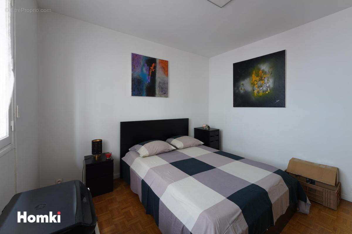 Appartement à MARSEILLE-5E