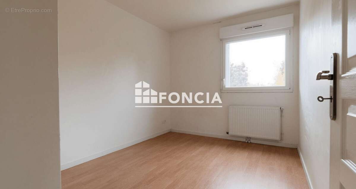 Appartement à SAINT-PIERRE-DU-PERRAY