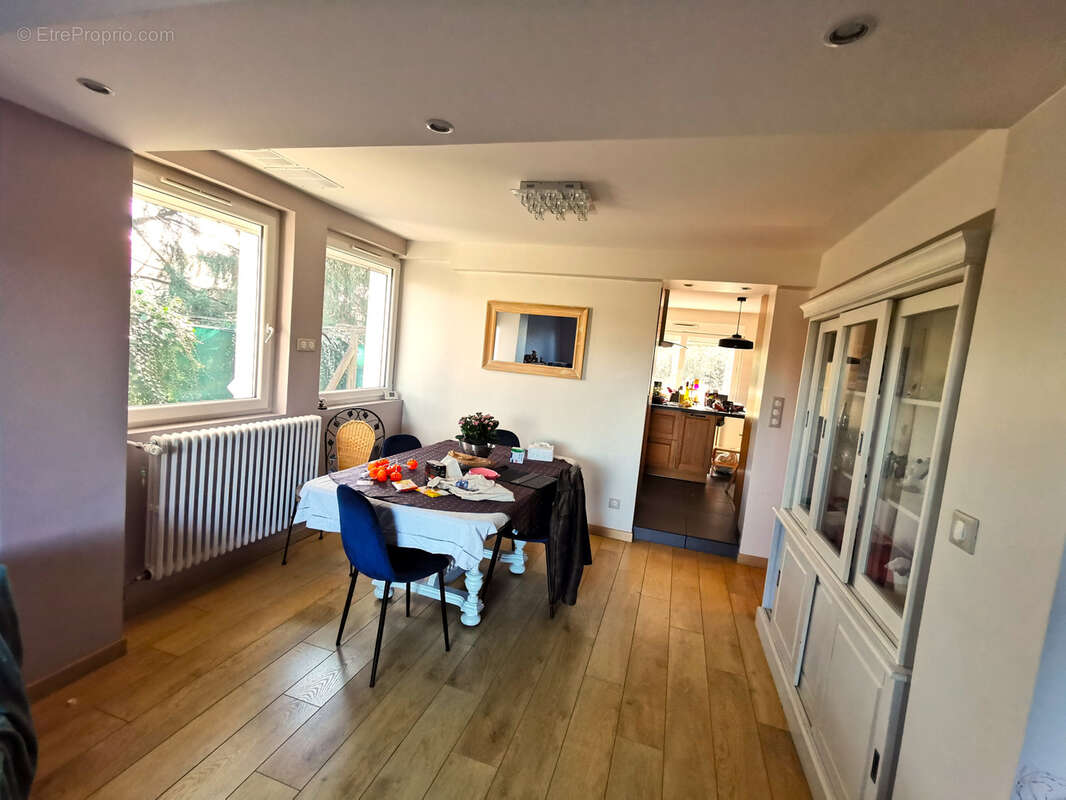 Maison rénovée avec jardin 2500m2 et grand atelier - photo 4