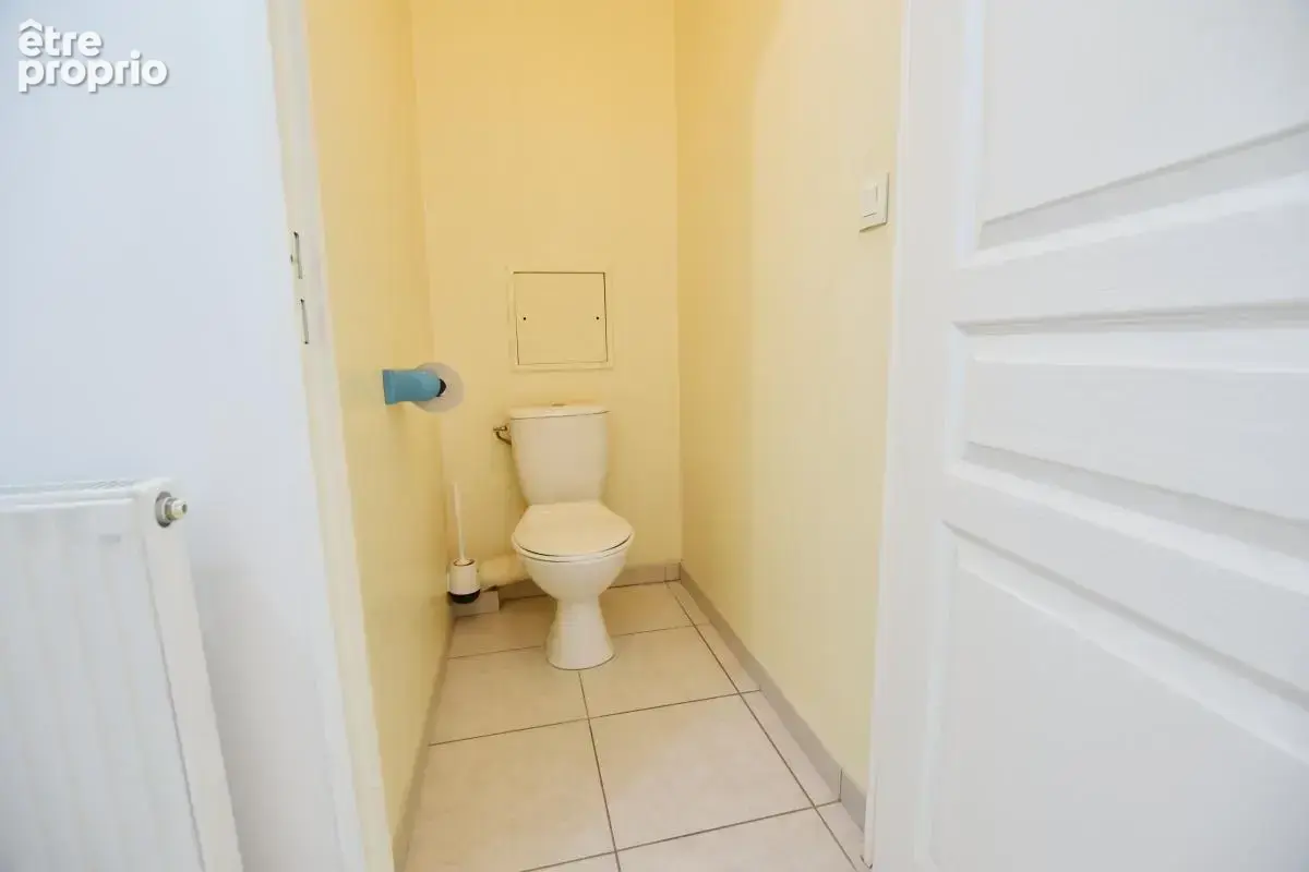 Appartement T2 À Vendre avec garage fermé / résidence sécurisée / parc arboré avec piscine - photo 15