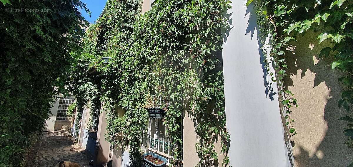 Appartement à PARIS-14E