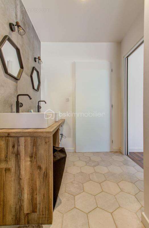 Maison à MONTELIMAR