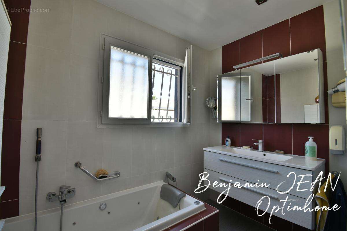 Maison F5 avec piscine et garage - photo 17