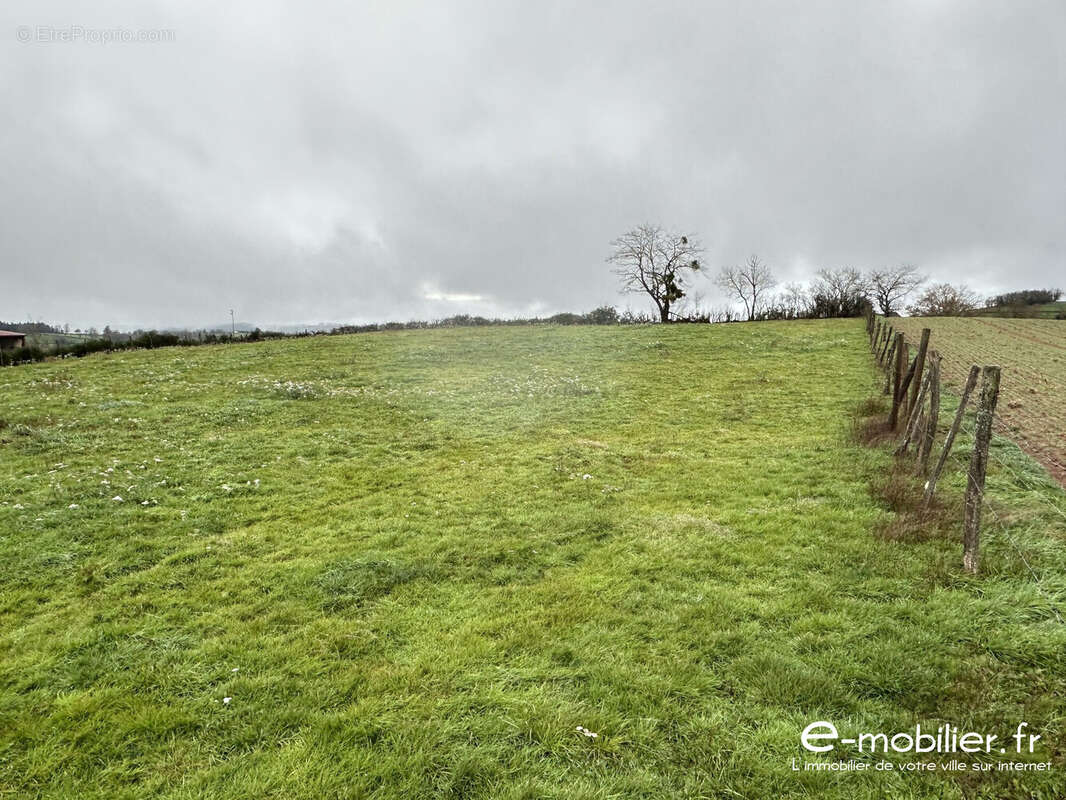 Maison à LA CLAYETTE