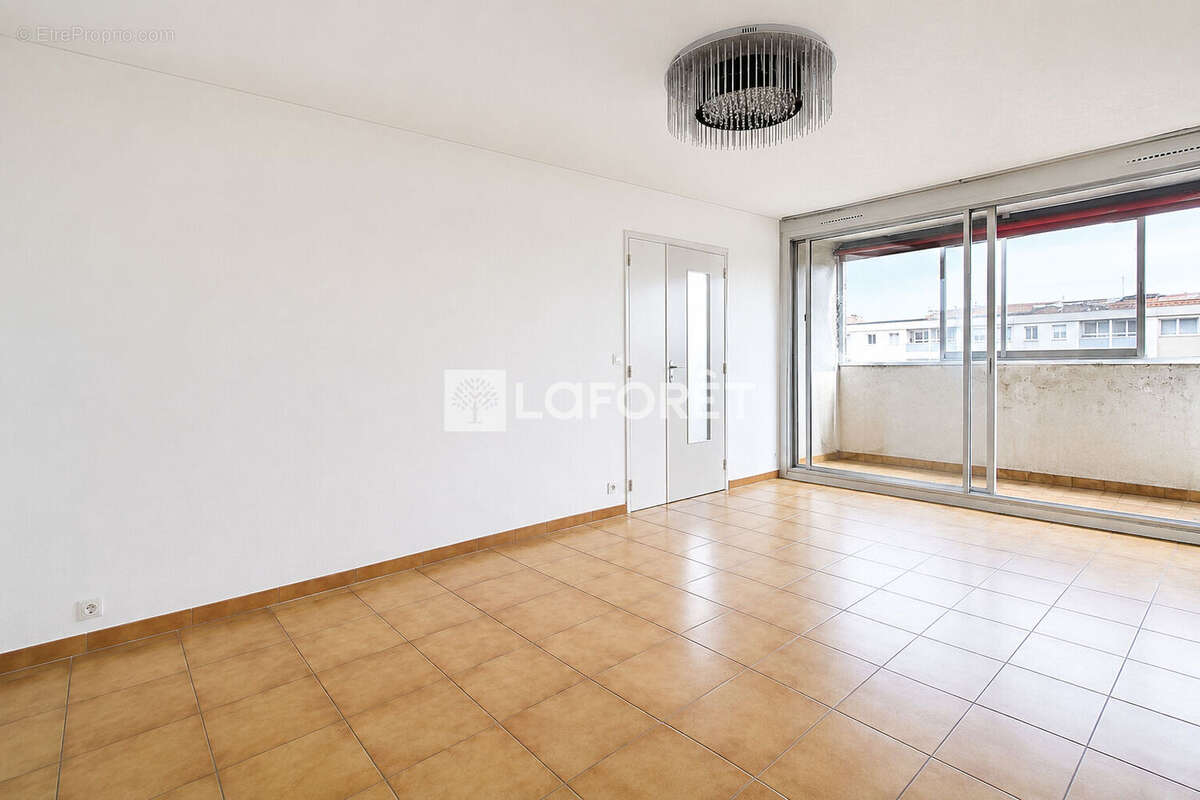 Appartement Colombes 3 pièce(s) 70 m2 - photo 2