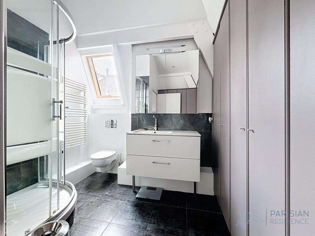 Appartement à NEUILLY-SUR-SEINE