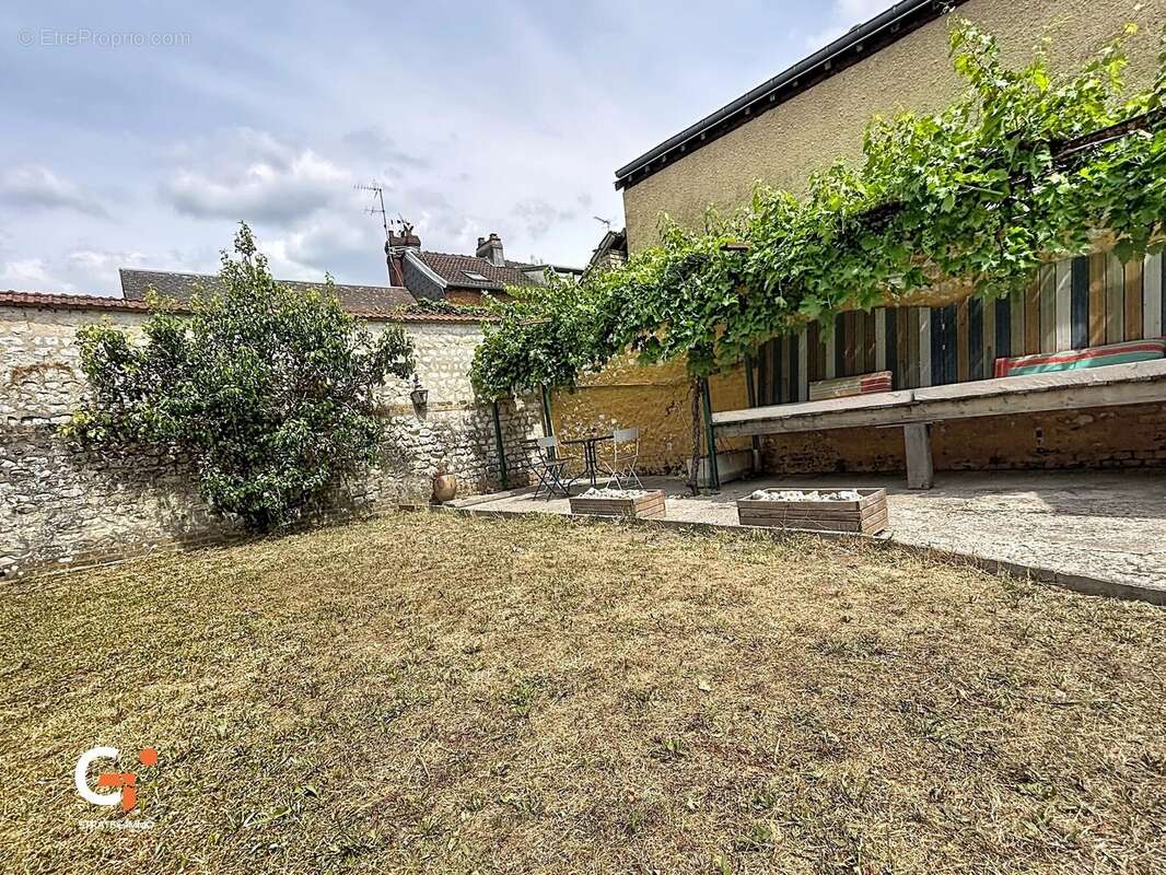Maison familiale de 245m² à Oissel-sur -Seine - photo 27