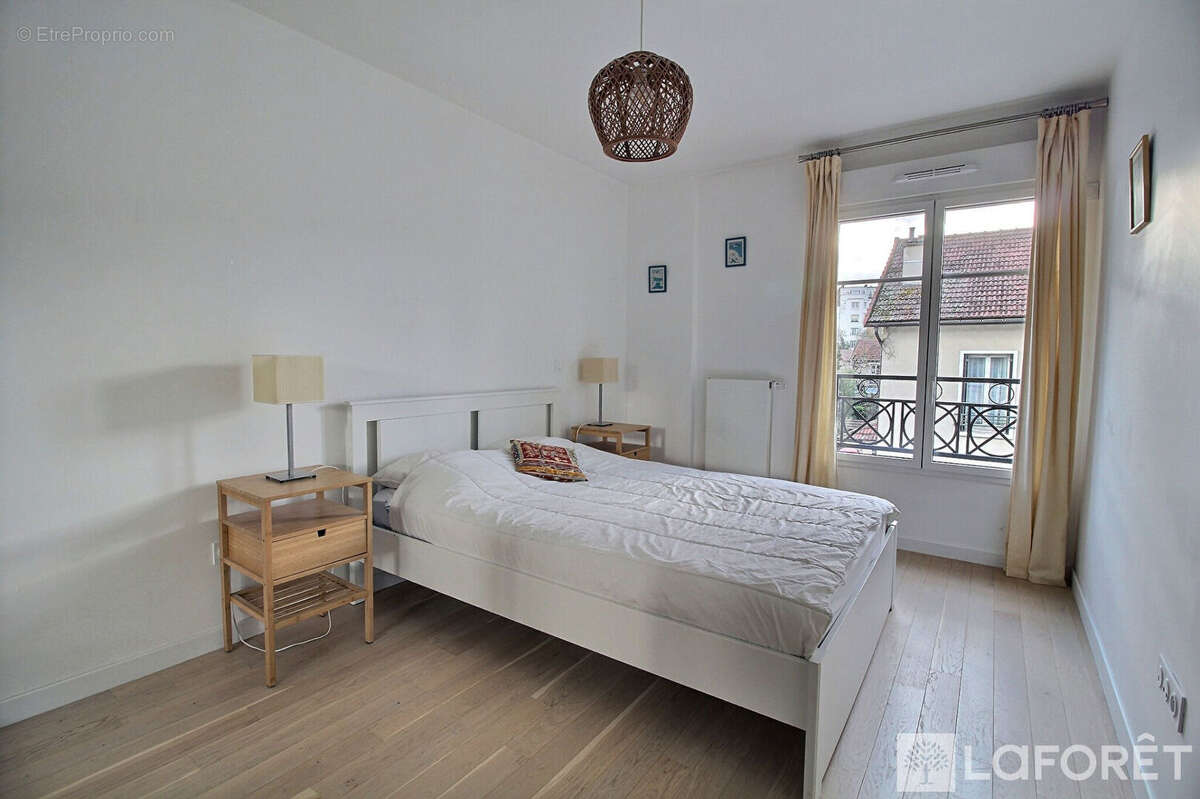 Appartement à LA GARENNE-COLOMBES