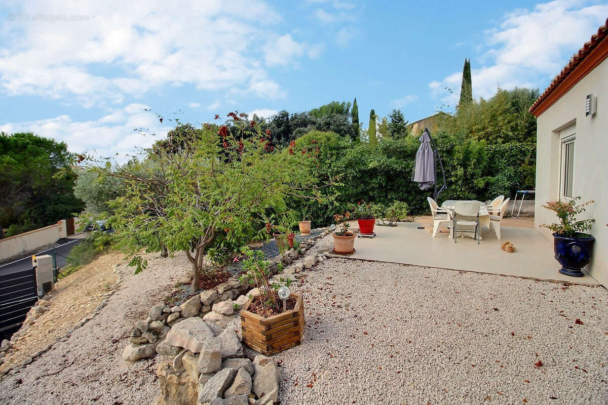 Maison à COMBAILLAUX