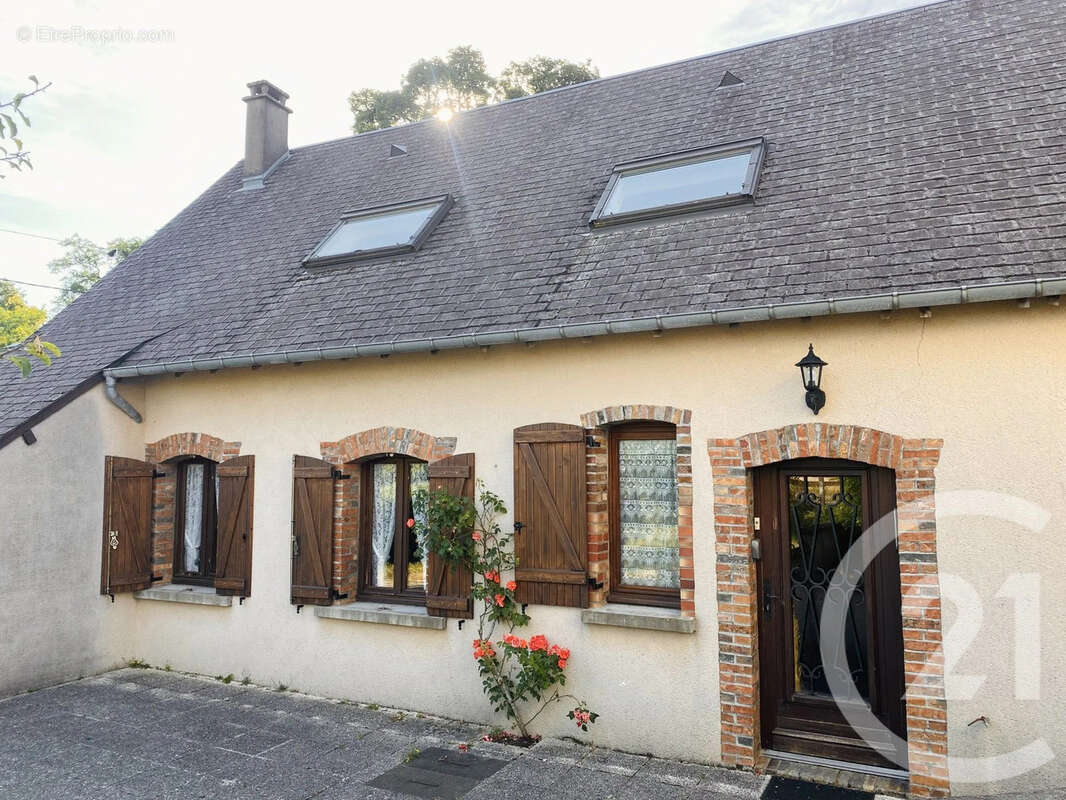 Maison 108 m² à Humbligny  - photo 2