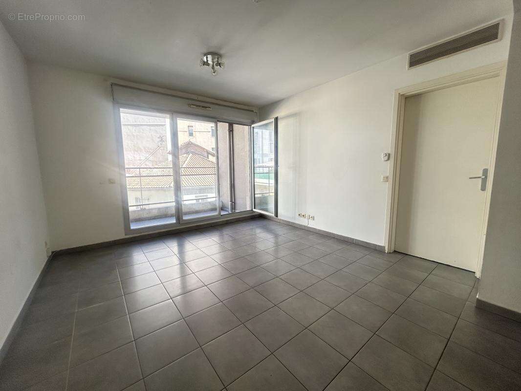 Appartement à MARSEILLE-2E
