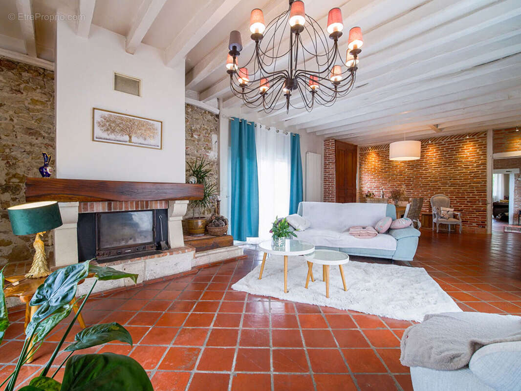 Maison de caractère en pierre - Piscine - Pool house - Terrain paysagé - photo 3