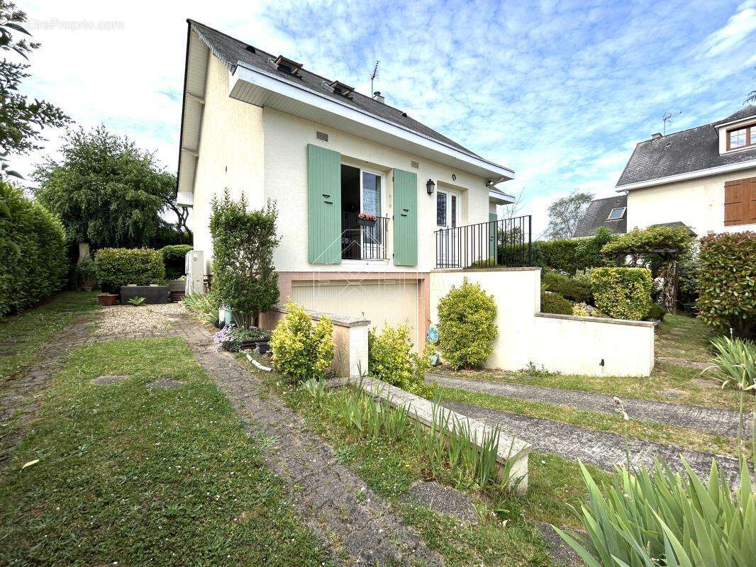 Maison à ROSNY-SUR-SEINE