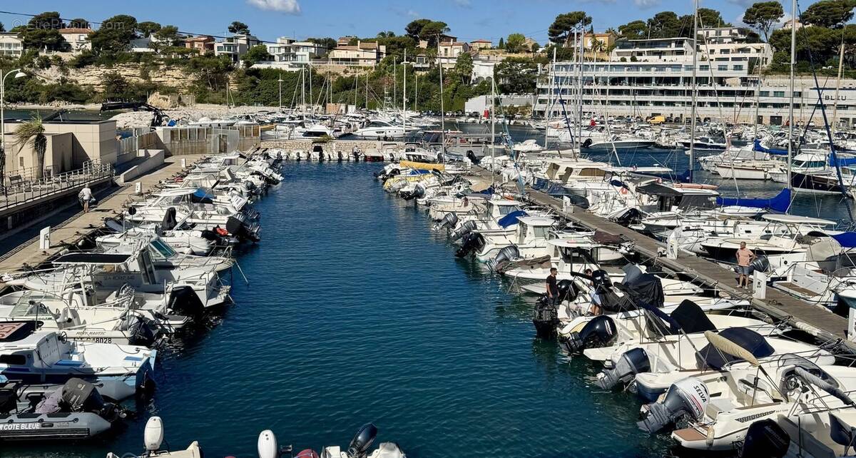 Appartement à CARRY-LE-ROUET